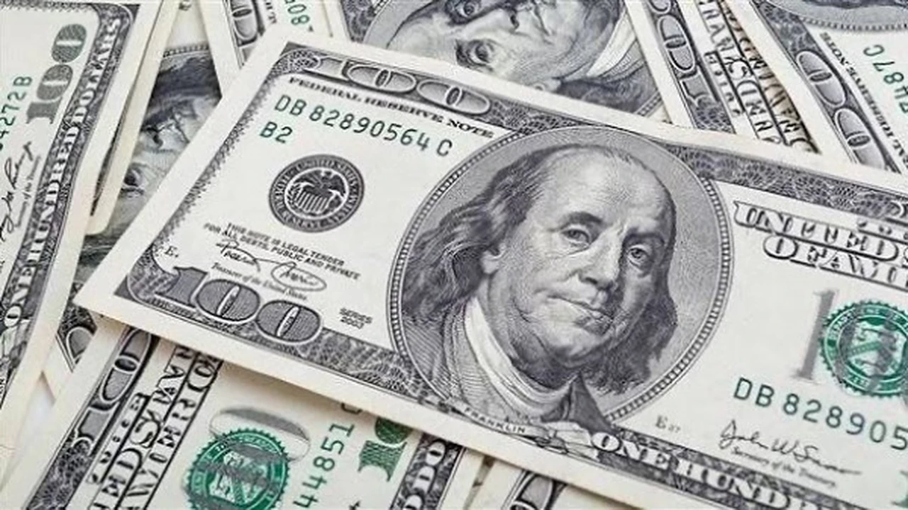 قفزة جديدة في سعر الدولار داخل البنوك المصرية مع مستهل التعاملات اليومية